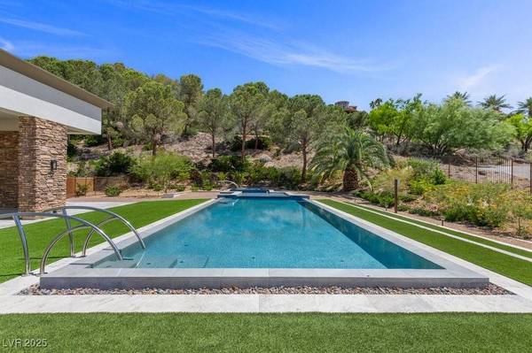 1 Costa Del Sol CT, Henderson, NV 89011