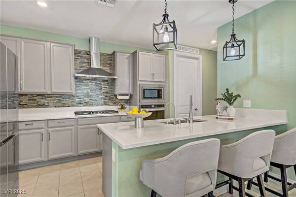 6559 Summershade ST, North Las Vegas, NV 89086