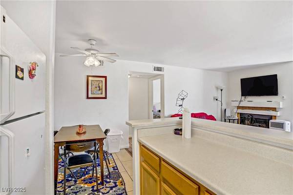 2966 Juniper Hills BLVD #201, Las Vegas, NV 89142