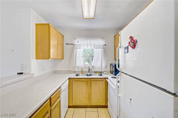 2966 Juniper Hills BLVD #201, Las Vegas, NV 89142