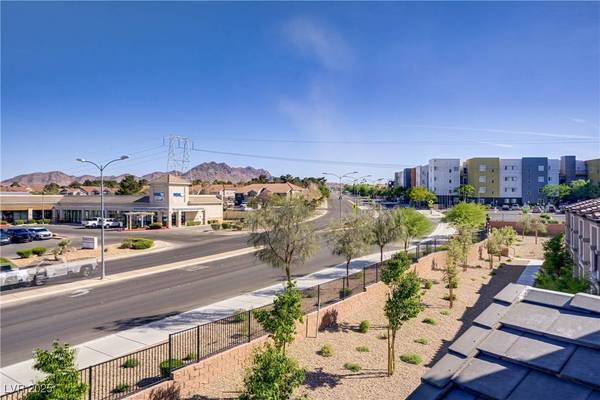 664 Foam Flower LN, Henderson, NV 89015