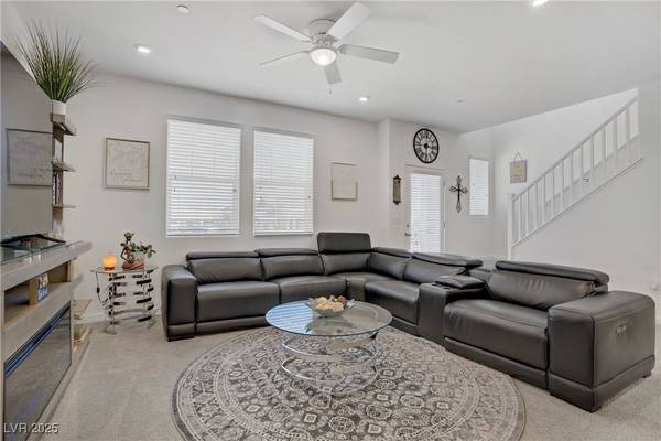 664 Foam Flower LN, Henderson, NV 89015