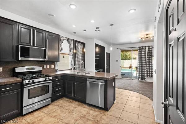 688 Canfield Point AVE, Las Vegas, NV 89183
