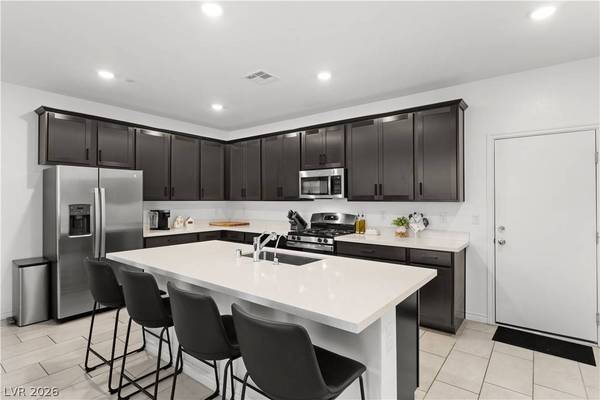 335 Laurel Peak DR, Henderson, NV 89015