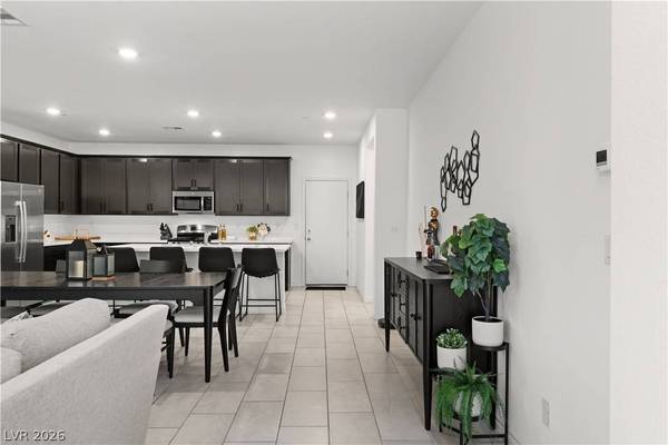 335 Laurel Peak DR, Henderson, NV 89015