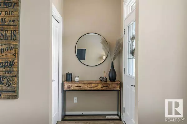 6152 ROSENTHAL WY NW, Edmonton, AB T5T 7A6