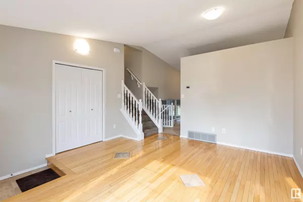 17623 91 ST NW, Edmonton, AB T5Z 2L4