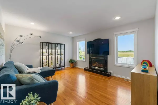 10616 183 AV NW, Edmonton, AB T5X 6G5