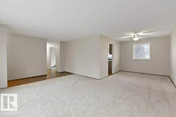 23 LORRAINE CR, St. Albert, AB T8N 2R4