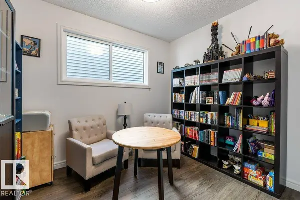 9639 224 ST NW, Edmonton, AB T5T 7K6