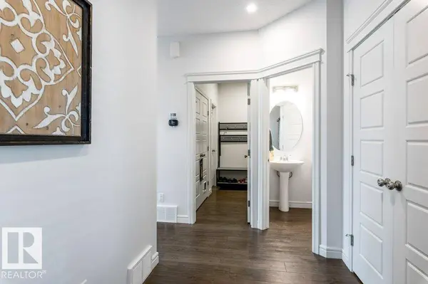 9639 224 ST NW, Edmonton, AB T5T 7K6