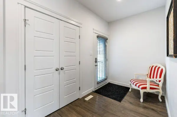 9639 224 ST NW, Edmonton, AB T5T 7K6