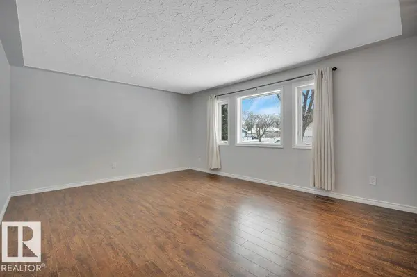 12140 53 ST NW, Edmonton, AB T5W 3L9