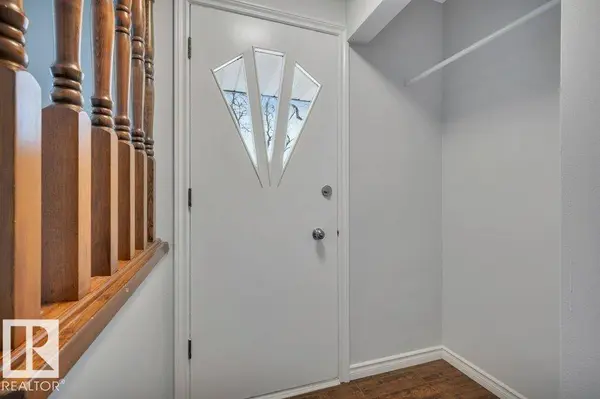 12140 53 ST NW, Edmonton, AB T5W 3L9