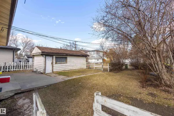 9007 149 ST NW, Edmonton, AB T5R 0A5