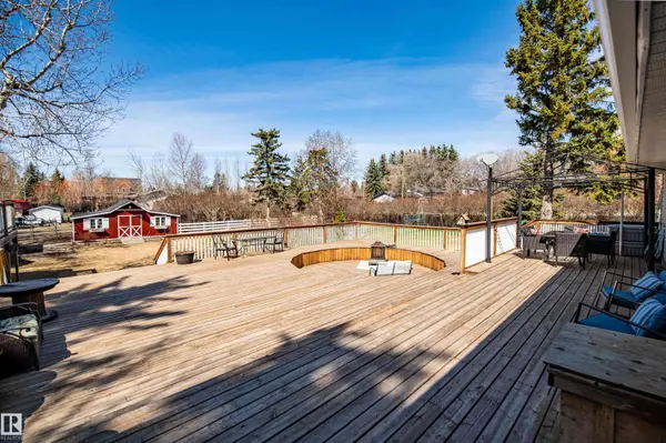 8 Macrae ST, Erskine, AB T0C 1G0