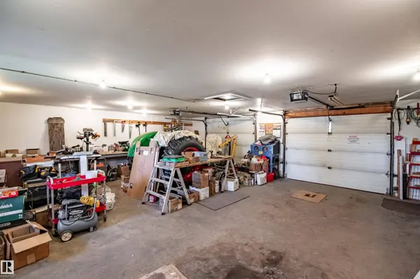 8 Macrae ST, Erskine, AB T0C 1G0