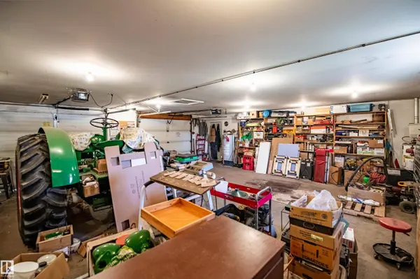 8 Macrae ST, Erskine, AB T0C 1G0