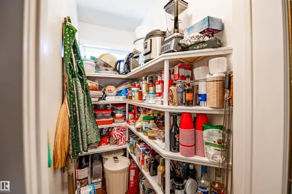 8 Macrae ST, Erskine, AB T0C 1G0