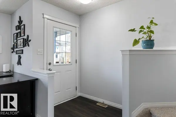 21247 91 AV NW, Edmonton, AB T5T 0W4