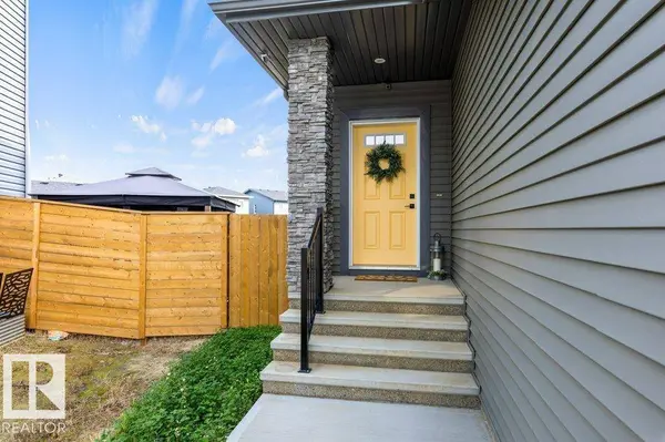 34 RASPBERRY RD, St. Albert, AB T8N 8A3