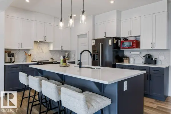 34 RASPBERRY RD, St. Albert, AB T8N 8A3
