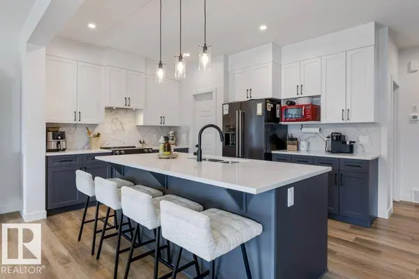 34 RASPBERRY RD, St. Albert, AB T8N 8A3
