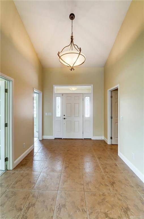 1713 Country Corner Lane, Washington Twp, OH 45458