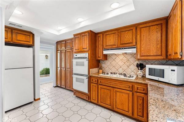 36 Oakdale, Irvine, CA 92604