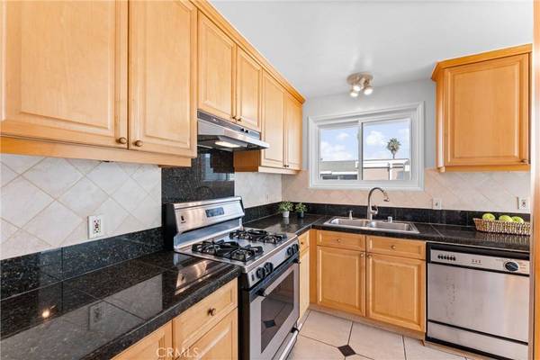 2453 Cowley, San Diego, CA 92110