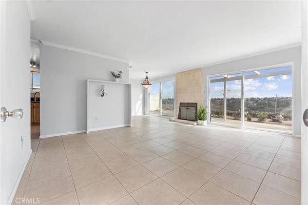 2453 Cowley, San Diego, CA 92110