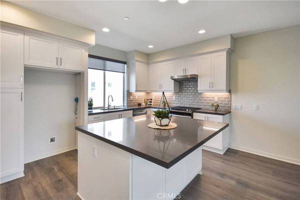 102 Novel, Irvine, CA 92618