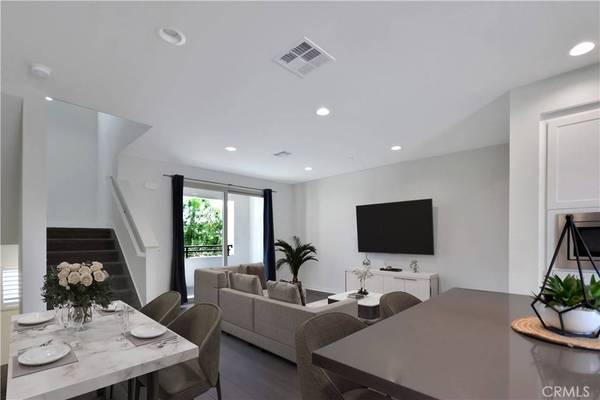 102 Novel, Irvine, CA 92618