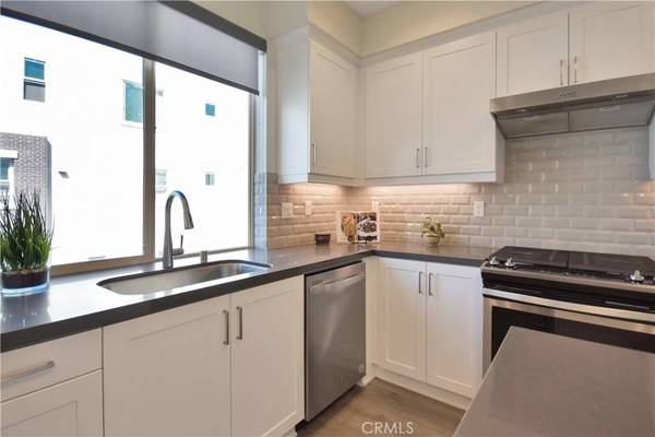 102 Novel, Irvine, CA 92618