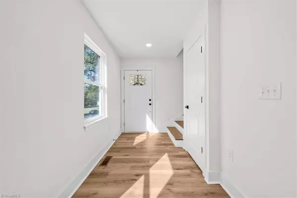 114 Eccles PL, High Point, NC 27260