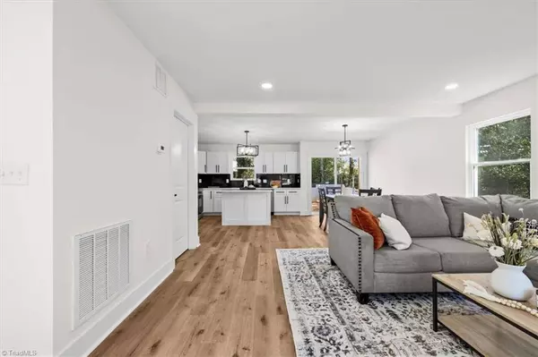 114 Eccles PL, High Point, NC 27260