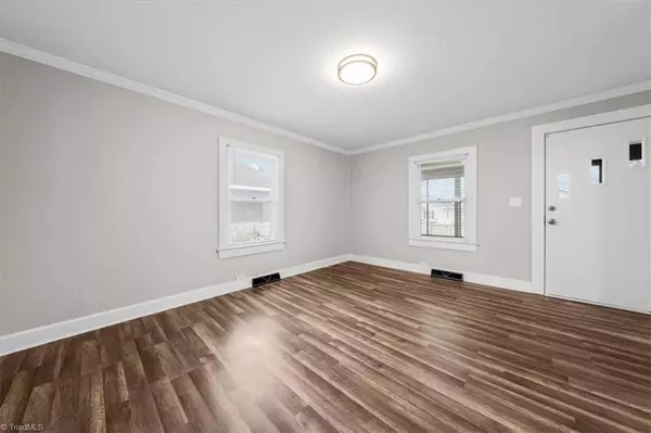 1610 Walker PL, High Point, NC 27260