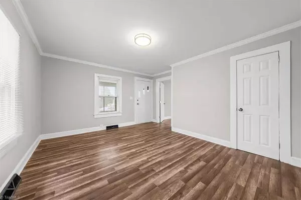 1610 Walker PL, High Point, NC 27260