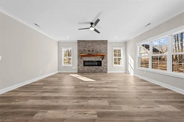 9131 Foxlair DR, Kernersville, NC 27284