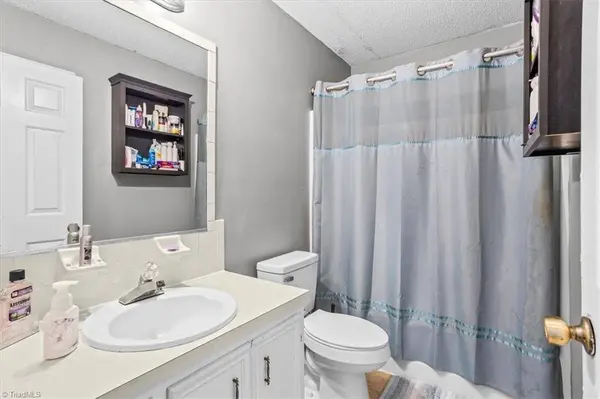 245 Olde Vineyard CT, Winston-salem, NC 27104