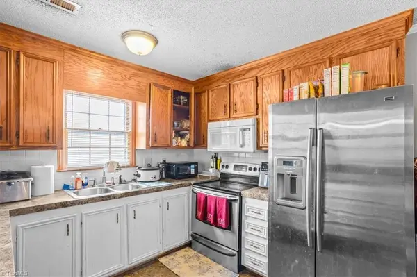 245 Olde Vineyard CT, Winston-salem, NC 27104