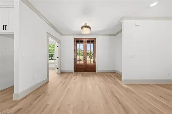 101 Maxmillian DR, Greensboro, NC 27406