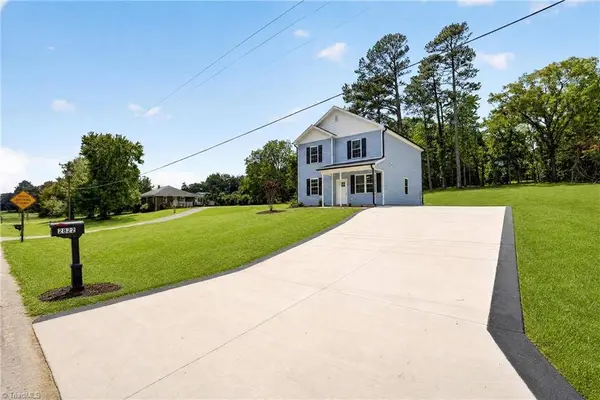 2822 Uwharrie RD, Archdale, NC 27263