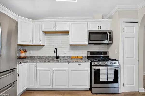 1208 Hoover AVE, High Point, NC 27260
