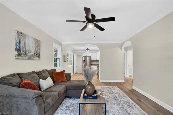1208 Hoover AVE, High Point, NC 27260