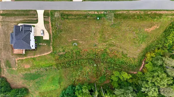 3816 Deerwood Acres DR, Summerfield, NC 27358