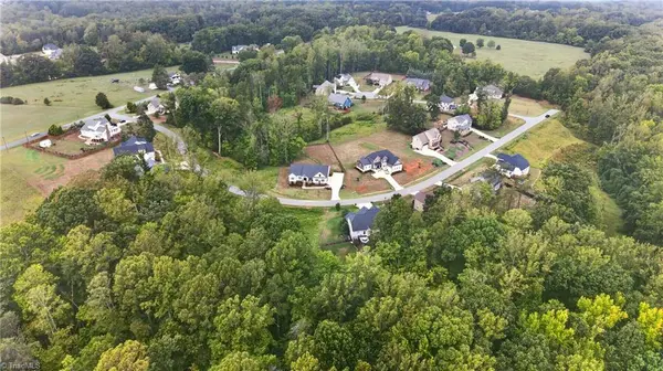 3816 Deerwood Acres DR, Summerfield, NC 27358