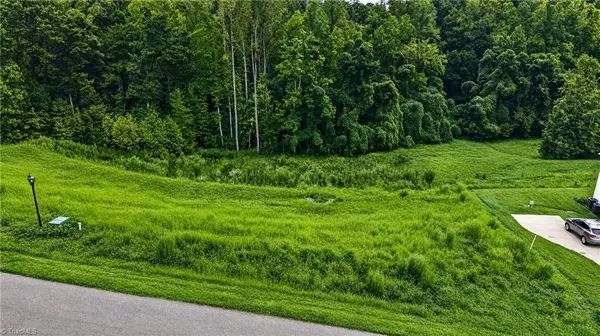 3816 Deerwood Acres DR, Summerfield, NC 27358