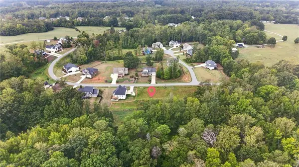 3816 Deerwood Acres DR, Summerfield, NC 27358