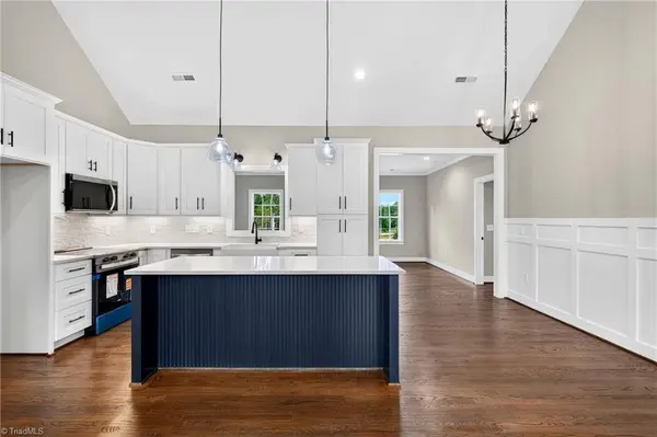 5405 Monterey Glen CT, Browns Summit, NC 27214